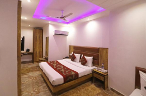 Hotel REPOSE SUITES Near New Delhi Railway Station